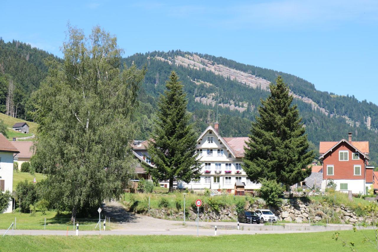 Bed and Breakfast Schlafen im Sternen Nesslau Exterior foto